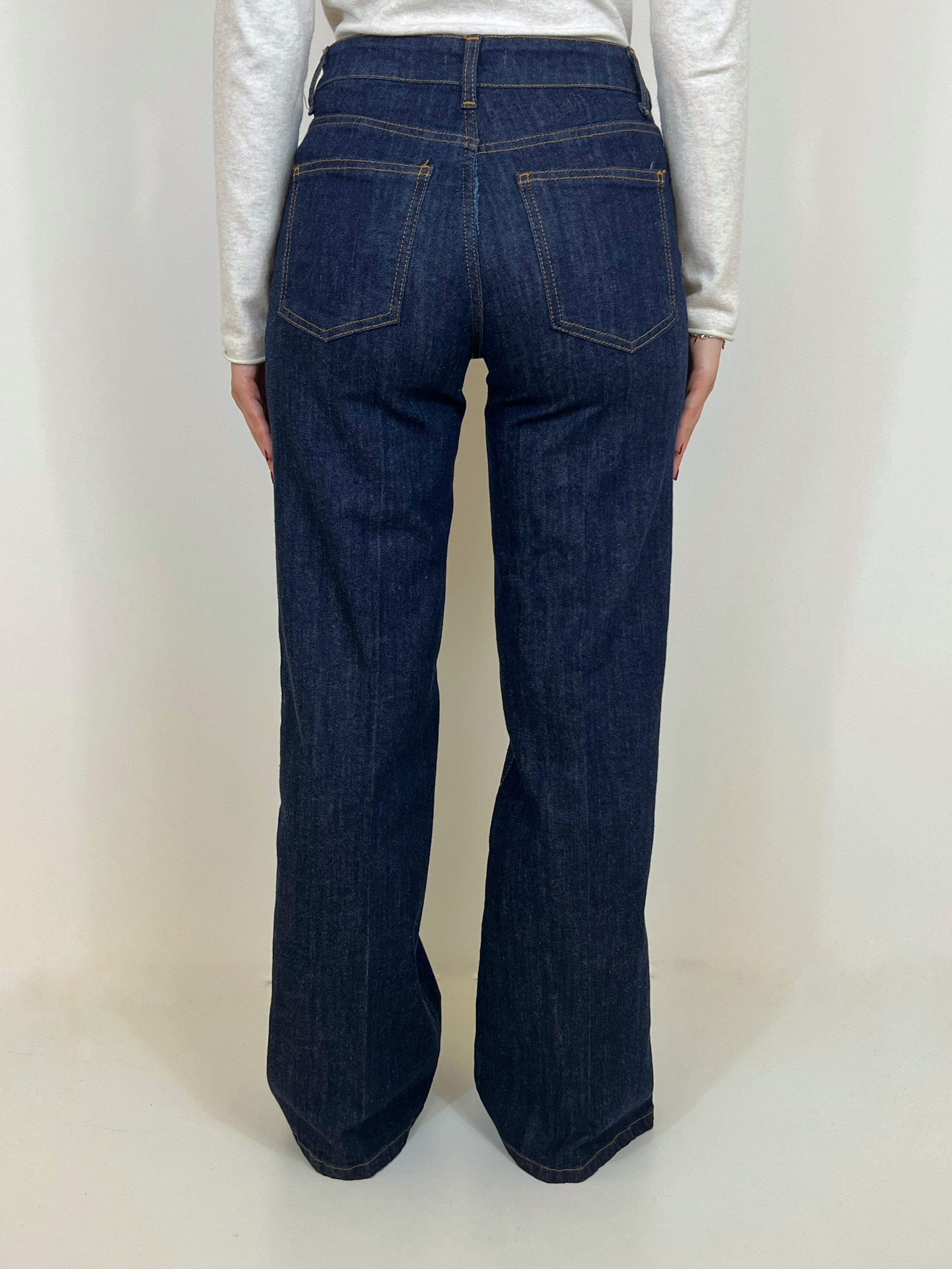 Matié jeans skyscraper